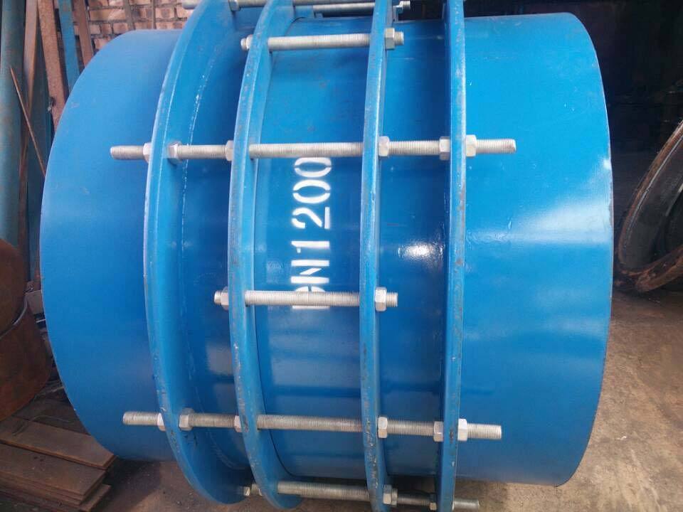 ������s���^